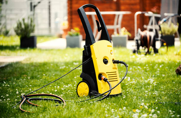 Best Animal Enclosure Cleaning  in Lochmoor Waterway Estates, FL